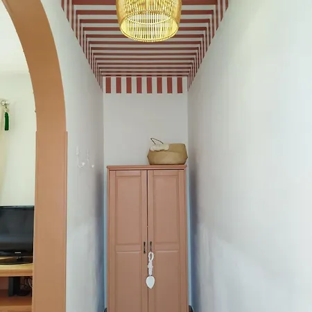 House With Garden, Parking, Quick Nantes Access Semesterbostad
