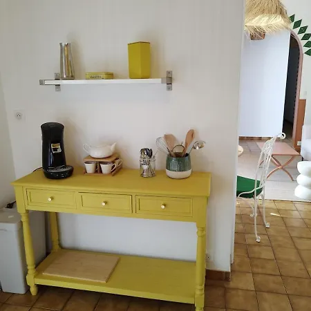 House With Garden, Parking, Quick Nantes Access Semesterbostad *